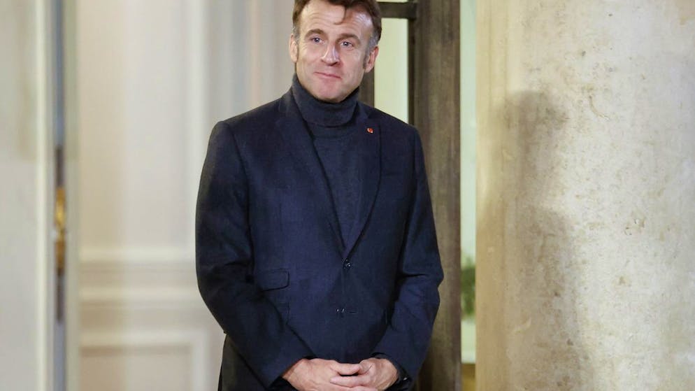 Francia. Macron esclude Le Pen e Mélenchon dal tavolo di discussione sul nuovo premier; martedì arriverà il nome?