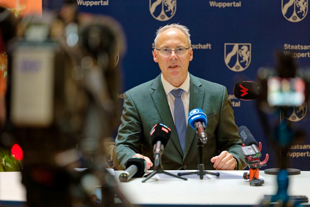 Prozess im Erpressungsfall Schumacher startet. Oberstaatsanwalt Wolf-Tilmann Baumert zur Erhebung der Anklage wegen versuchter Erpressung der Familie Schumacher.