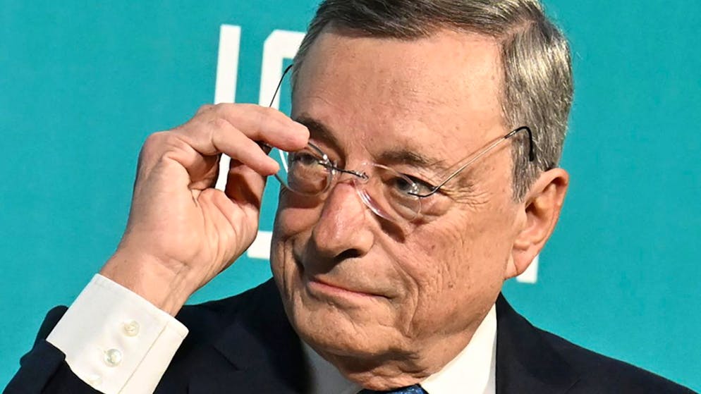 Der frühere italienische Premierminister Mario Draghi besucht den ISPI Award 2024 in Mailand.