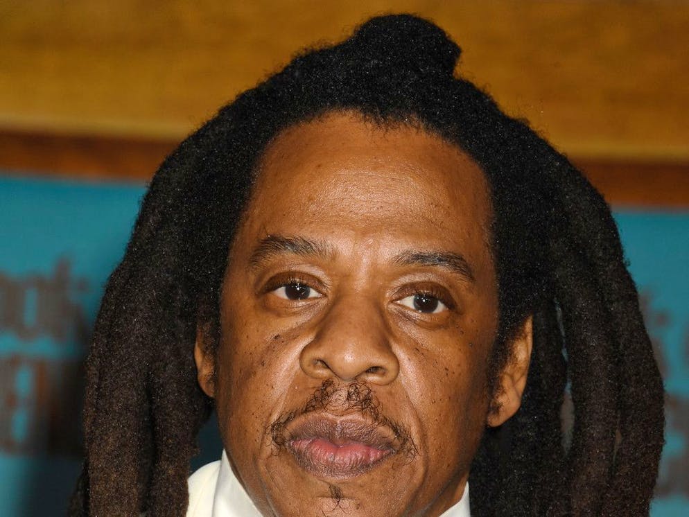 Jay-Z a déposé une requête pour lever l'anonymat de la femme qui l'accuse de viol.