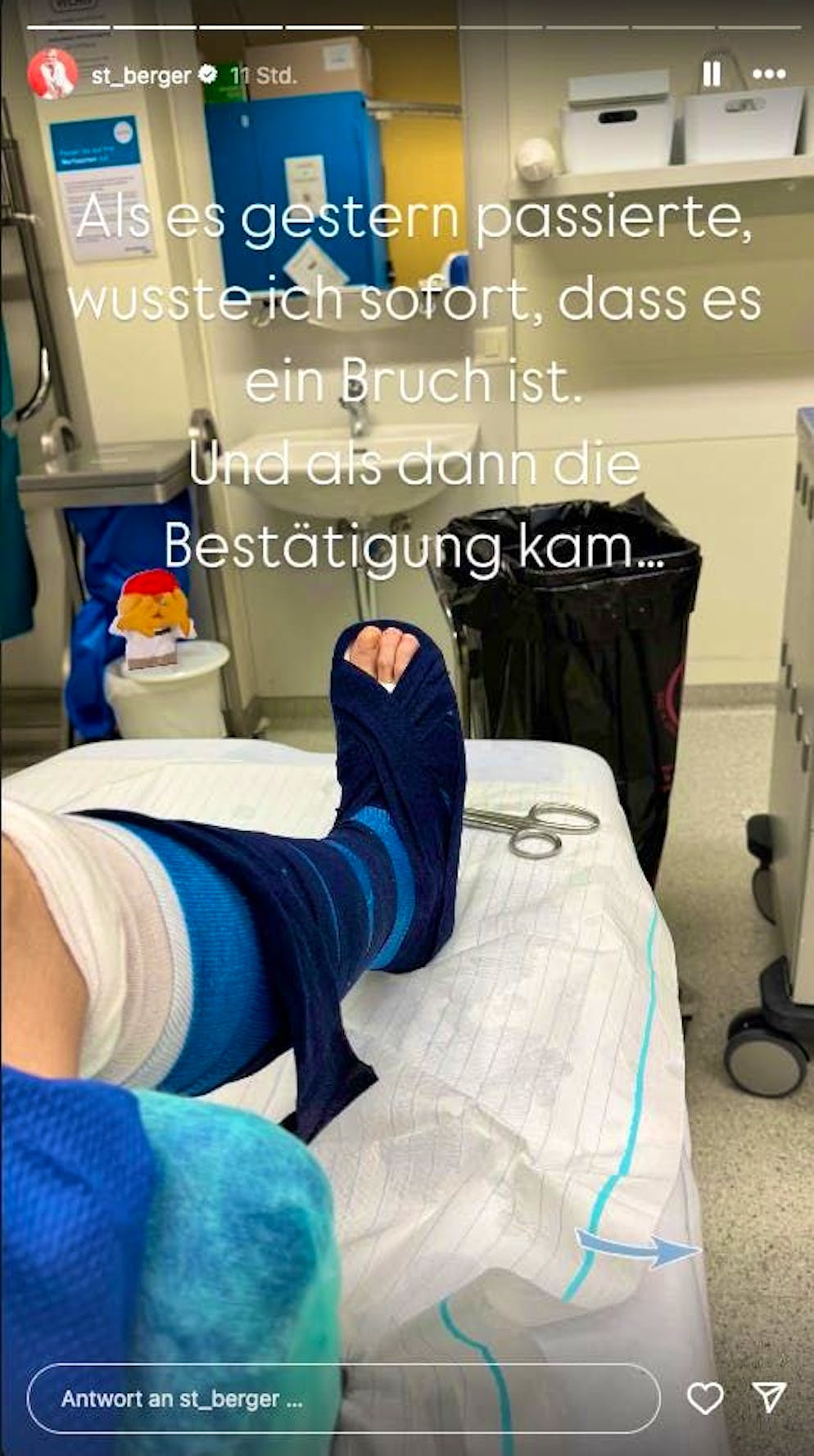 Stéphanie Berger, performance coach, has broken her foot.