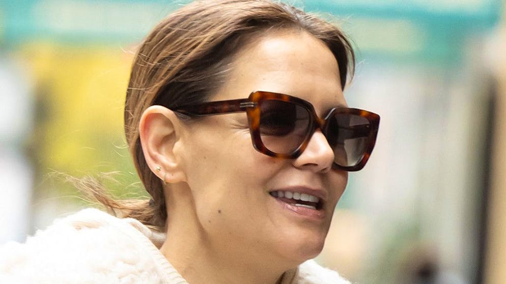 Ecco perché. Katie Holmes preoccupata per la figlia Suri: «Potrebbe diventare un bersaglio»