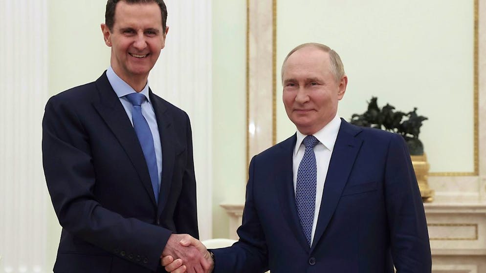 ARCHIV - Der damalige syrische Präsident Baschar al-Assad, links, und der russische Präsident Wladimir Putin. Foto: Valery Sharifulin/Kremlin Pool Sputnik via AP /dpa