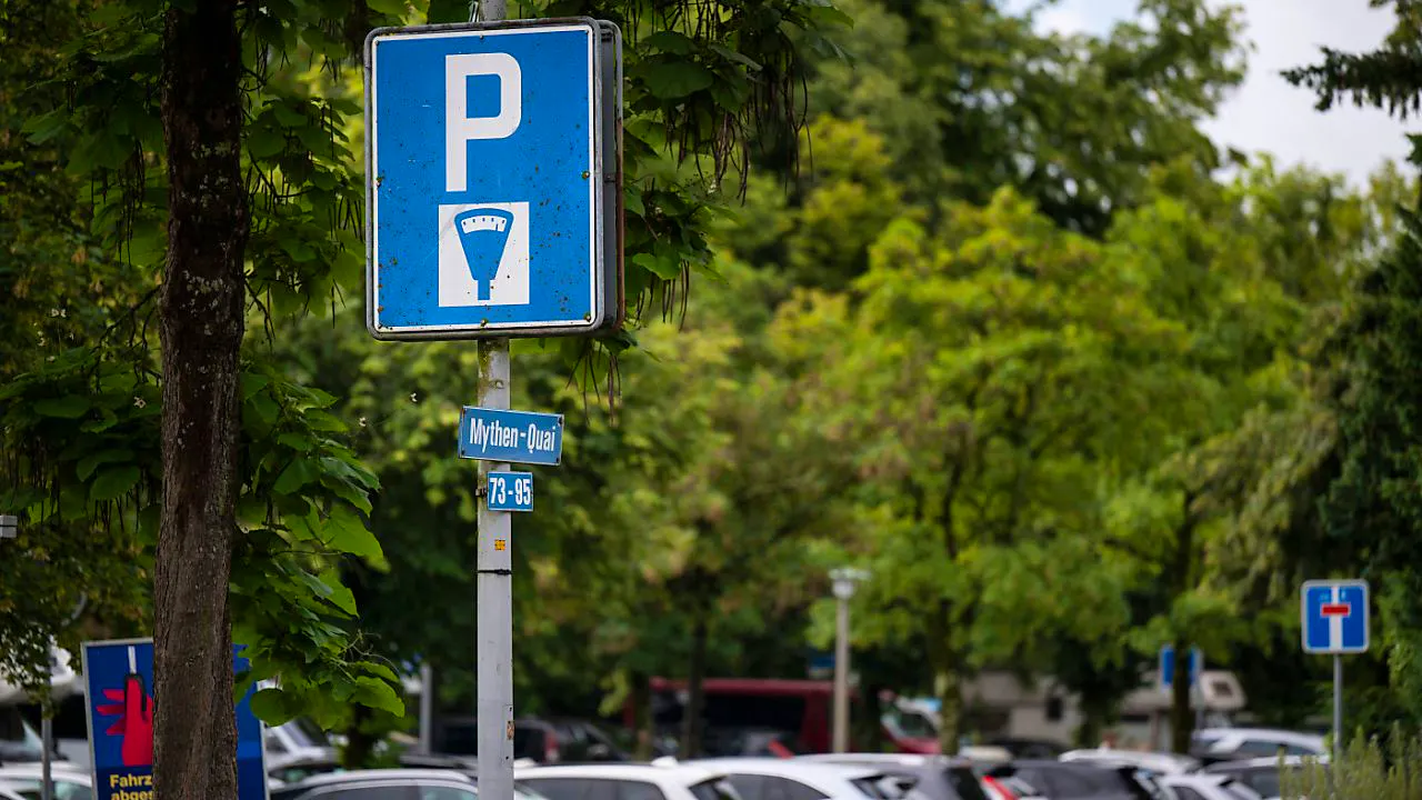 Aktuell. Twint-Betrüger kassieren bei Luzerner Parkuhren ab