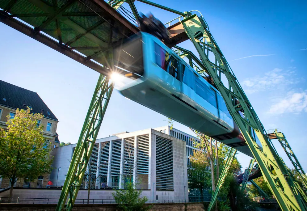 Trial begins in Schumacher blackmail case. The attempted blackmail of the family of racing driver Michael Schumacher is being heard at the Wuppertal DE Justice Center.