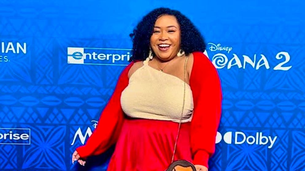 Soccorsa in ritardo?. L'influencer Dominique Brown muore dopo una reazione allergica