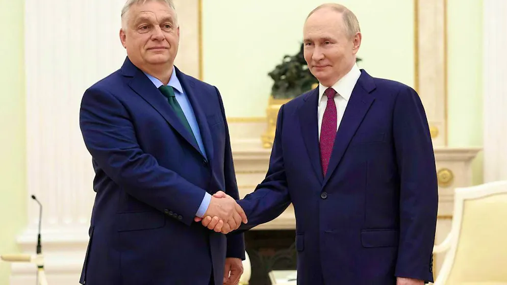 HANDOUT - Vladimir Putin and Viktor Orban (l) spoke on the phone. Photo: Valeriy Sharifulin/Pool Sputnik Kremlin/AP/dpa