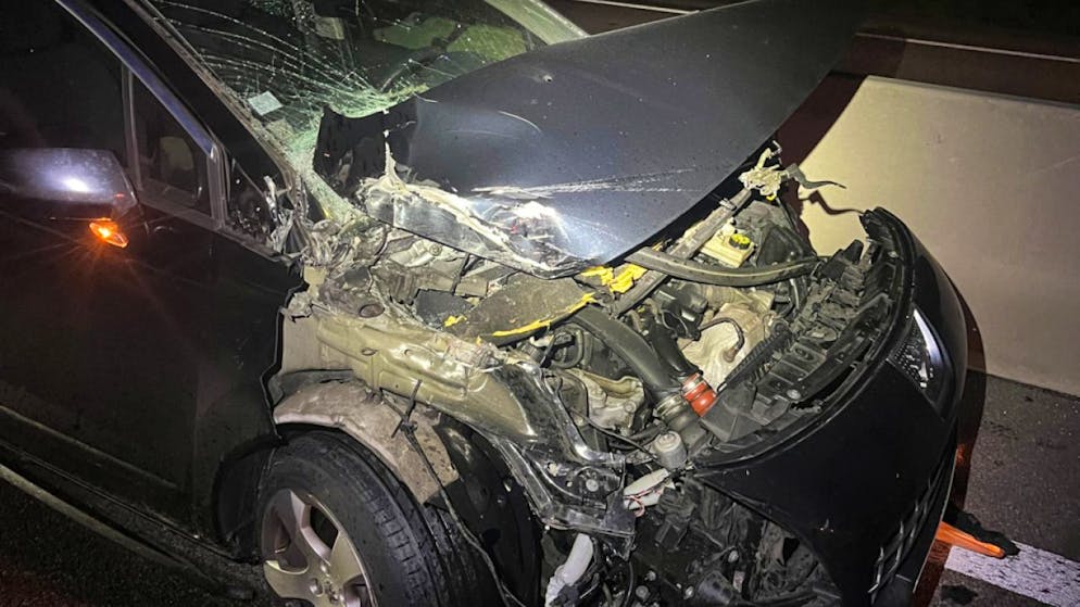 Beim Auffahrunfall auf der A2 in Buchs LU verletzte sich ein Autofahrer und musste ins Spital überführt werden.