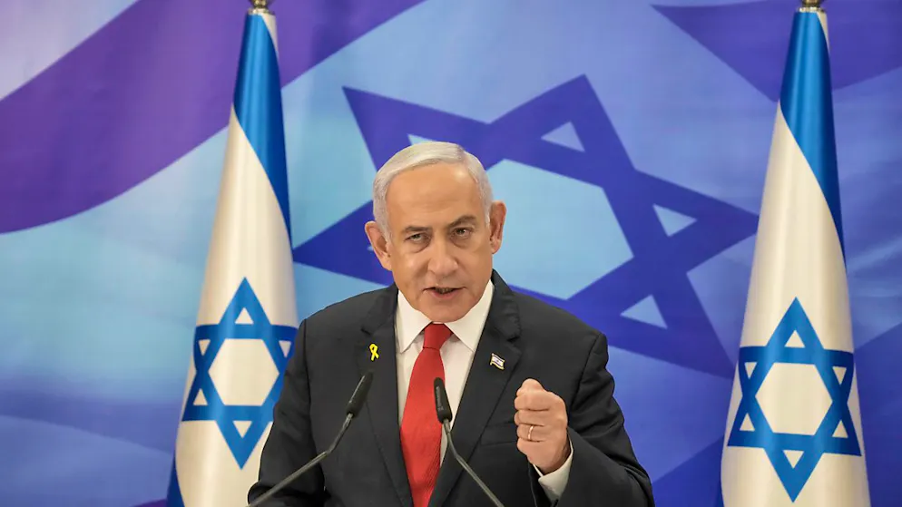 Der israelische Ministerpräsident Benjamin Netanjahu spricht während einer Pressekonferenz in Jerusalem. Foto: Maya Alleruzzo/AP