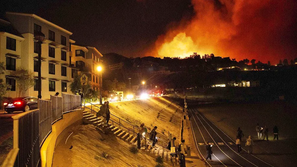 Forest fire in Malibu spreads rapidly - Gallery. Students leave Pepperdine University in Malibu. (December 10, 2024)