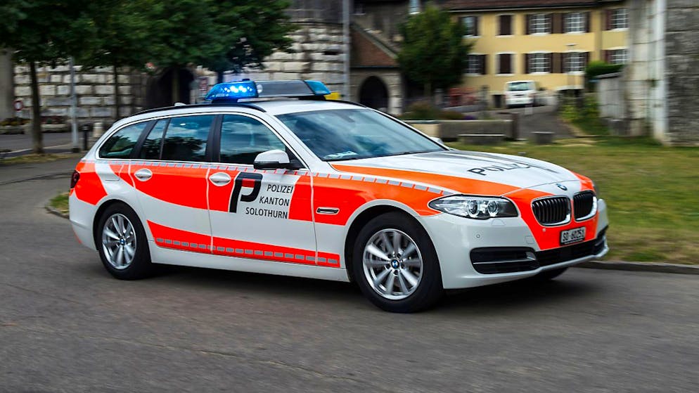 Die Kantonspolizei Solothurn nahm in der Nacht auf Mittwoch in Zuchwil SO einen mutmasslichen Einbrecher fest. (Symbolbild)