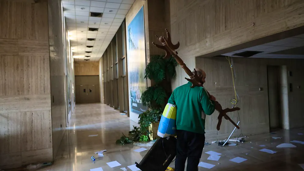 Zivilisten plünderten den Palast Bashar al-Assads nach dem Sturz von dessen Regime. (Archivbild)