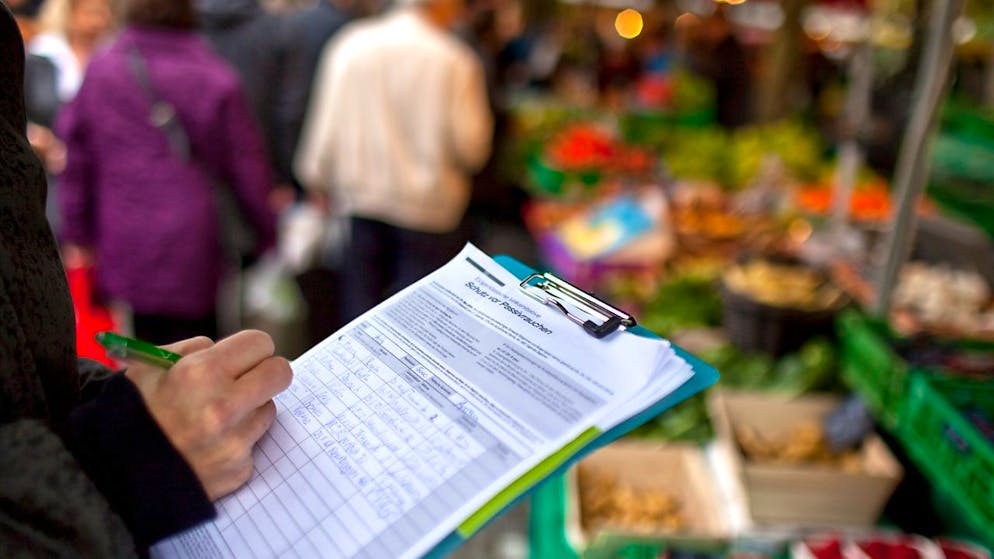 La raccolta di firme a pagamento andrebbe vietata, secondo una mozione che verrà trattata oggi dal Consiglio degli Stati.