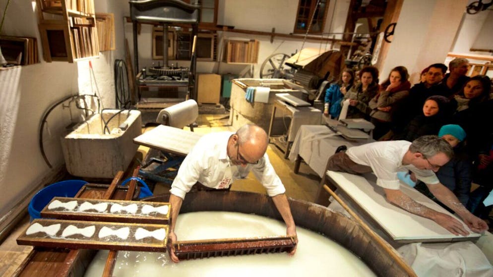 Die Basler Papiermühle kann trotz des Wegfalls der Unterstützung durch die Behindertenhilfe mit demselben Betrag weiterarbeiten. (Archivbild)