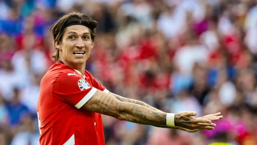 From Athens to Zurich: 56-time Swiss international Steven Zuber joins FCZ