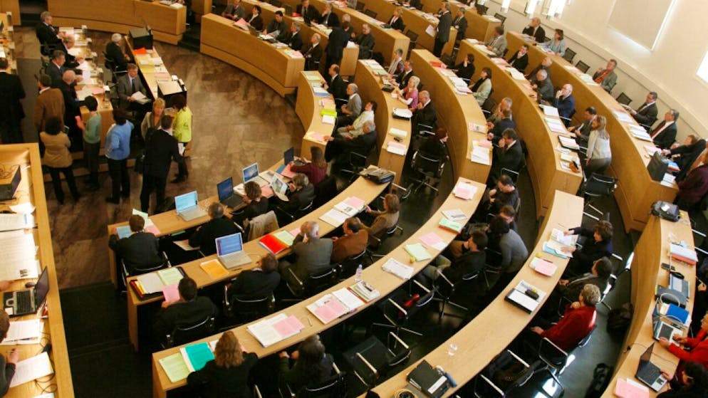 Der Aargauer Grosse Rat wird voraussichtlich im Januar über die Lohngleichheitsinitiative beraten. (Archivbild)