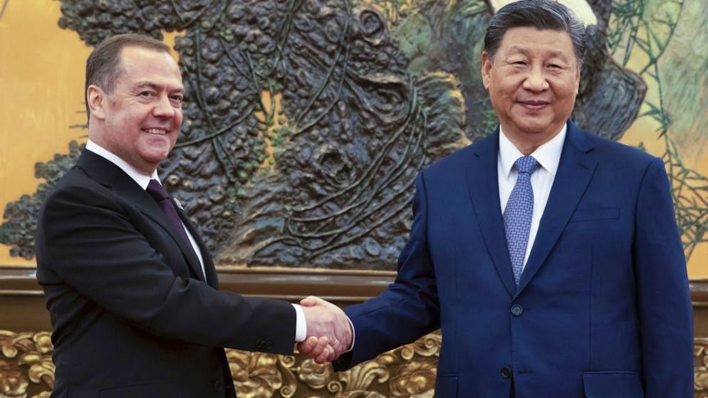 Incontro con Medvedev. Xi: «Bisogna creare le condizioni per una soluzione della crisi in Ucraina»