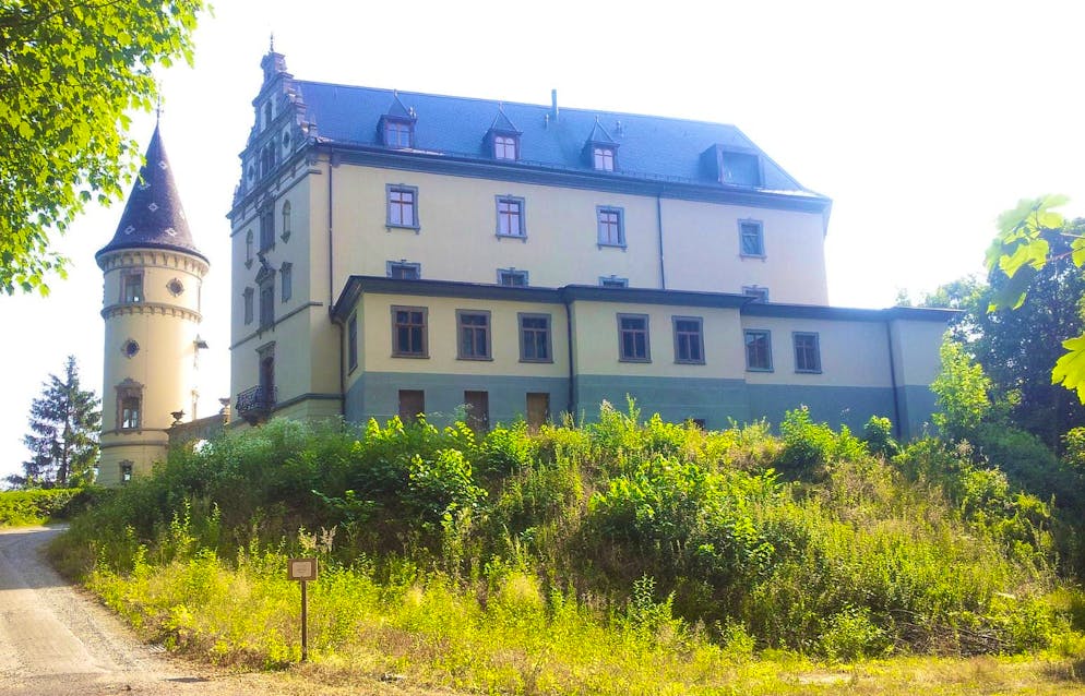 The origins of Steinegg Castle date back to the 13th century.