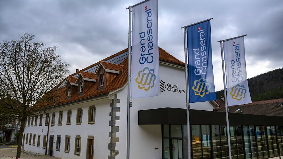 Im historischen Gebäude La Couronne in Sonceboz-Sombeval hat die Stiftung Grand Chasseral ihren Hauptsitz. (Archivbild)