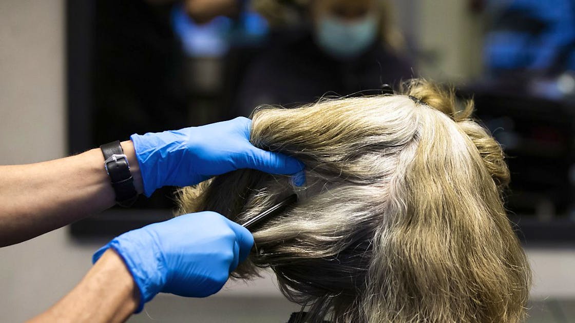 Gesundheit Basler Kantonslabor zieht Haarglättungs-Mittel aus dem Verkauf