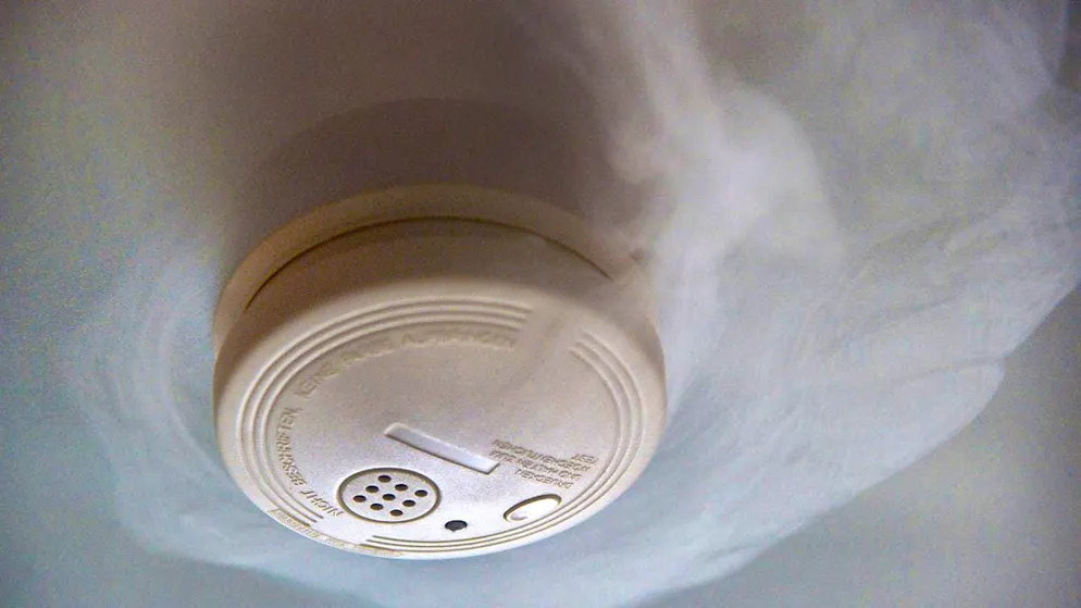 According to consumer protection experts, a smoke detector is an example of an unsafe product as it may not detect smoke. (archive image)