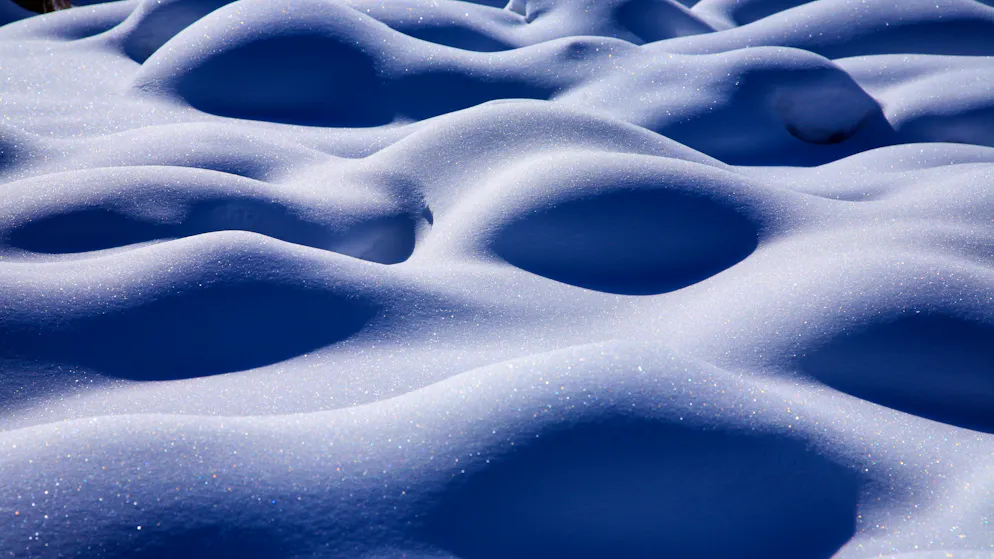 Un Noël blanc ?. Le Père Noël en crise : la neige manquera-t-elle aussi en Suisse romande ?