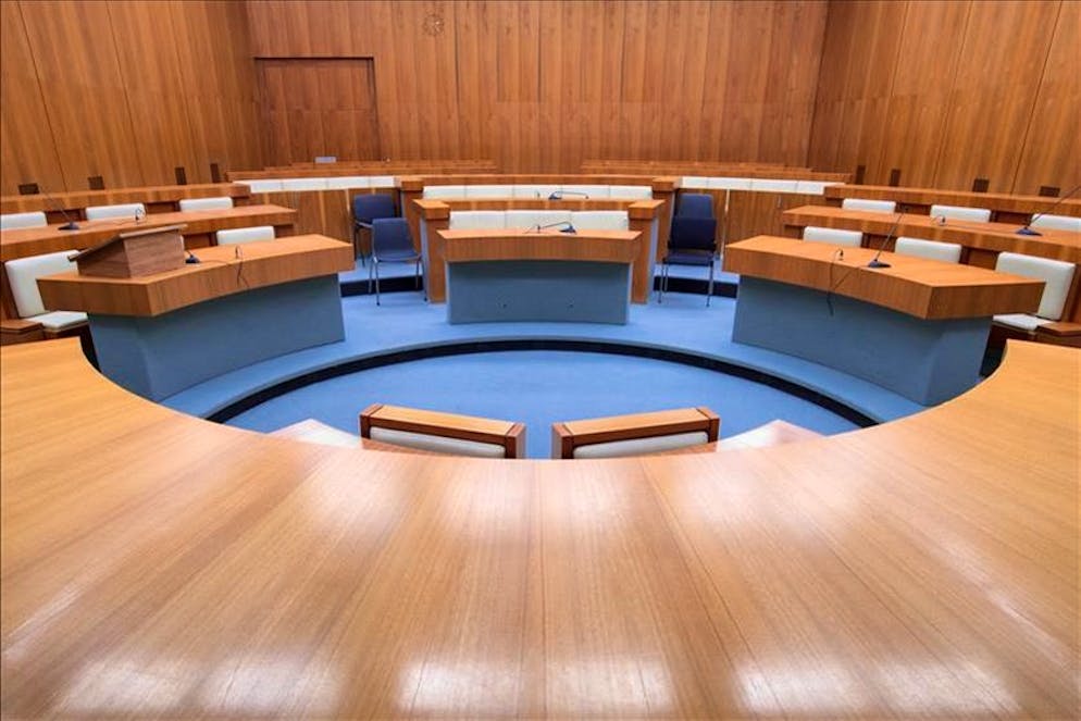 I fatti più importanti per la Svizzera e il Ticino nel 2024. E ancora il 12 dicembre avviene un colpo di scena nella vertenza venuta alla luce in seno al Tribunale penale cantonale ticinese in aprile, quando si era saputo di reciproche segnalazioni fra colleghi magistrati. Il Consiglio della magistratura ha deciso la destituzione con effetto immediato dei giudici Siro Quadri e Francesca Verda Chiocchetti «per avere gravemente violato i loro doveri di magistrato denunciando per pornografia il presidente del Tribunale» Mauro Ermani, sapendo che il reato non esisteva. Il caso è stato affidato a un procuratore speciale in provenienza dai Grigioni..