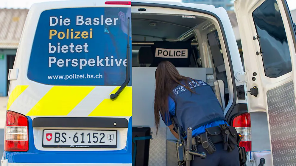 Die Kantonspolizei Basel-Stadt hat einen Jugendlichen, der einen Drohtext in einem Schulhaus hinterlassen hat, ermittelt. (Symbolbild)