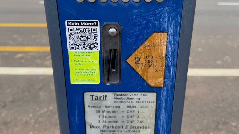 Fiese Masche auf dem Vormarsch. Luzerner Polizei warnt vor diesem Twint-Betrug an Parkuhren