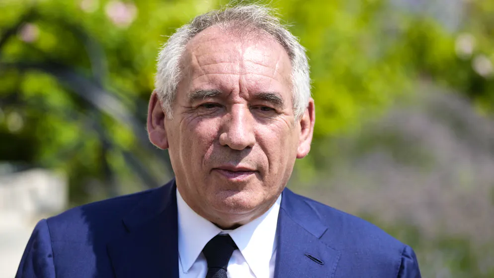 «C’est que ça irait très mal». Devenu Premier ministre à l’usure, qui est François Bayrou ?