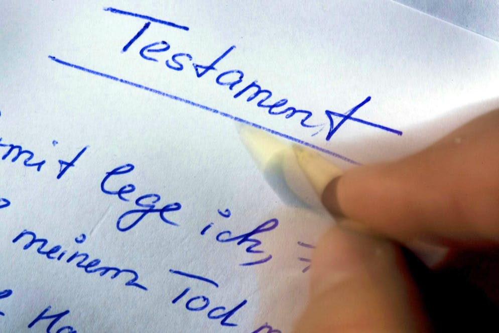 The Juso initiative for a social climate policy calls for a 50 percent levy on inheritances over CHF 50 million. The proceeds are to be used for climate protection.