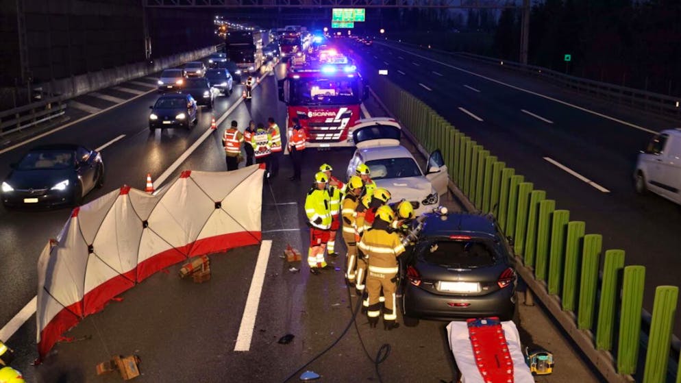 Der Unfall auf der A14 verursachte im Morgenverkehr einen Stau.