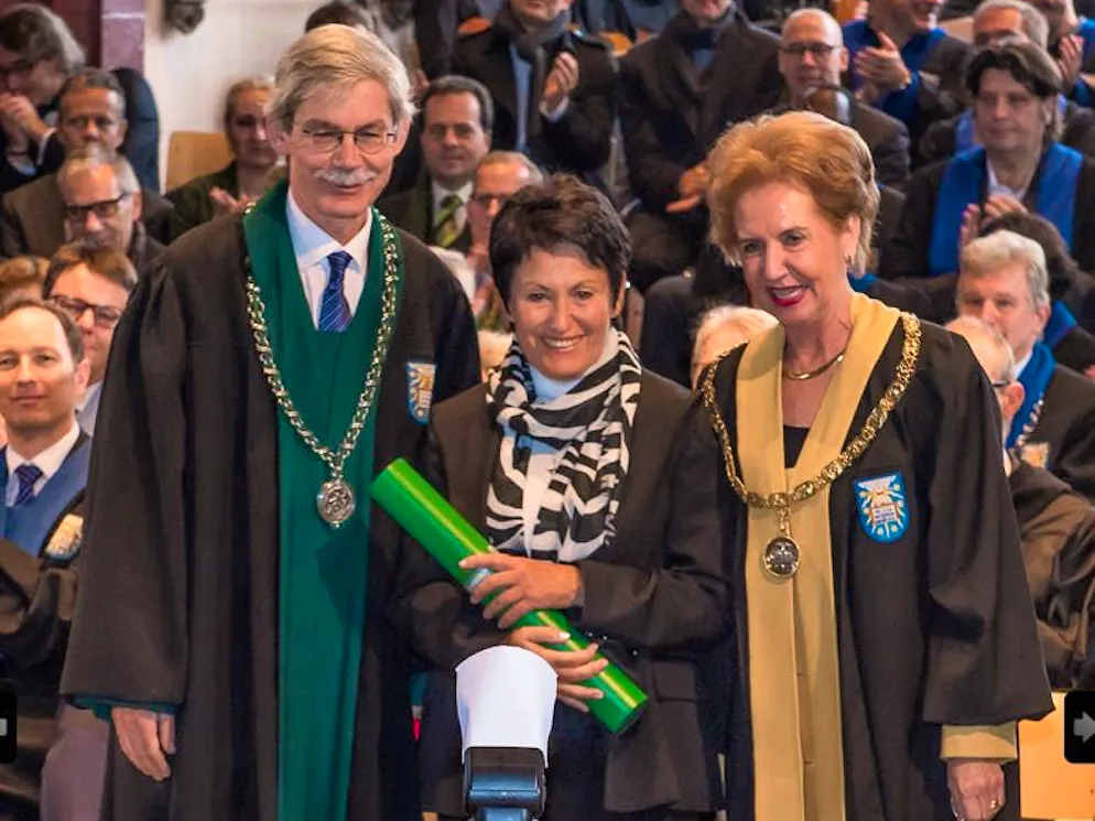 Katharina Heyer receives an honorary doctorate.