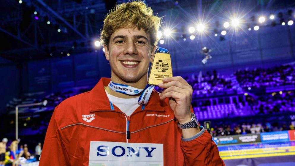 Noè Ponti - the new Swiss superswimmer - Gallery. Noè Ponti with the second gold medal in his hand has a good laugh