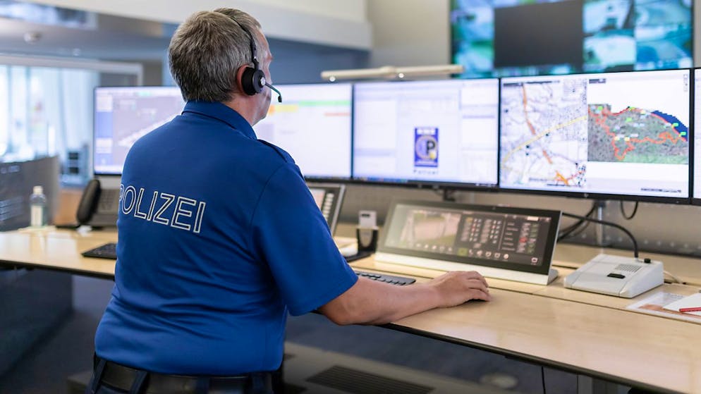 Kurz vor 4 Uhr ging am Freitag bei der Kantonalen Notrufzentrale die Meldung über einen Rauchgeruch in einer Wohn- und Gewerbeliegenschaft in Bischofszell ein. Die Feuerwehr löschte anschliessend einen brennenden Adventskranz. (Archivbild)