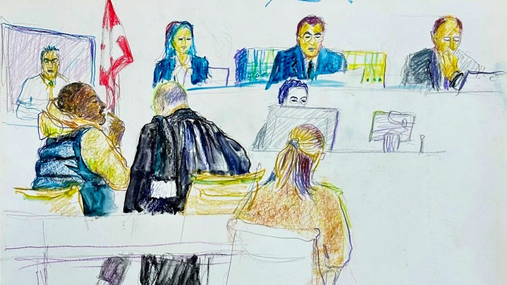 Der Hauptangeklagte hatte manchmal Schwierigkeiten, auf die präzisen Fragen des Gerichtspräsidenten zu antworten.