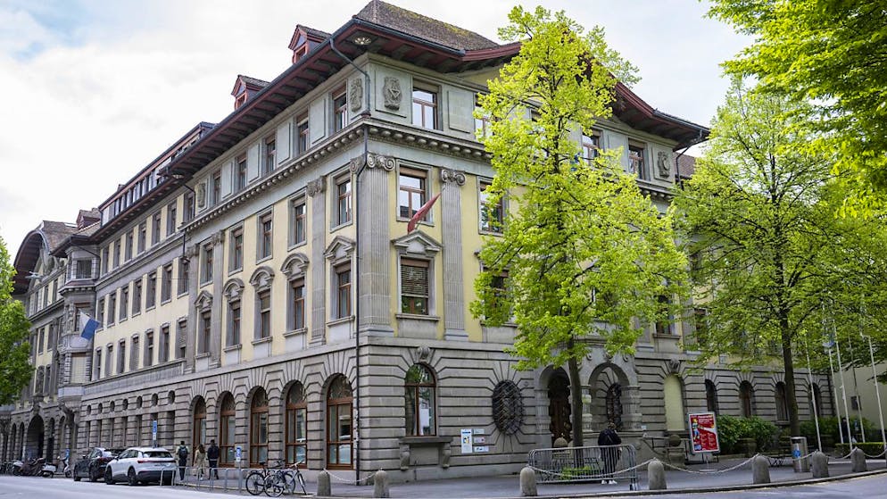 Die Stadt Luzern - im Bild das Stadthaus - hat die Co-Existenz eines Hotels und eines Konzerthauses ermöglicht. (Archivaufnahme)