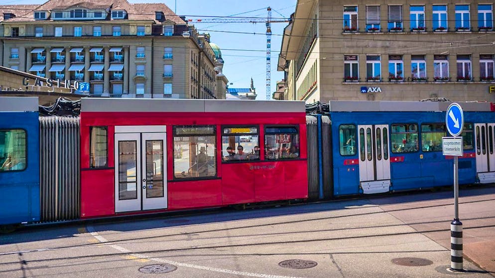 The blue tram from Bern to Worb is history. The old streetcars are being replaced by new ones in the color red. (Archive)