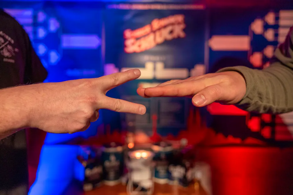 So gewinnt man bei «Schnick, Schnack, Schluck» - Gallery. Mathematisch gesehen ist «Schnick-Schnack-Schnuck» ein reines Zufallsspiel. 