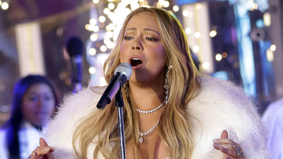 «All I Want For Christmas Is You» liegt in den Charts weiterhin vorne.