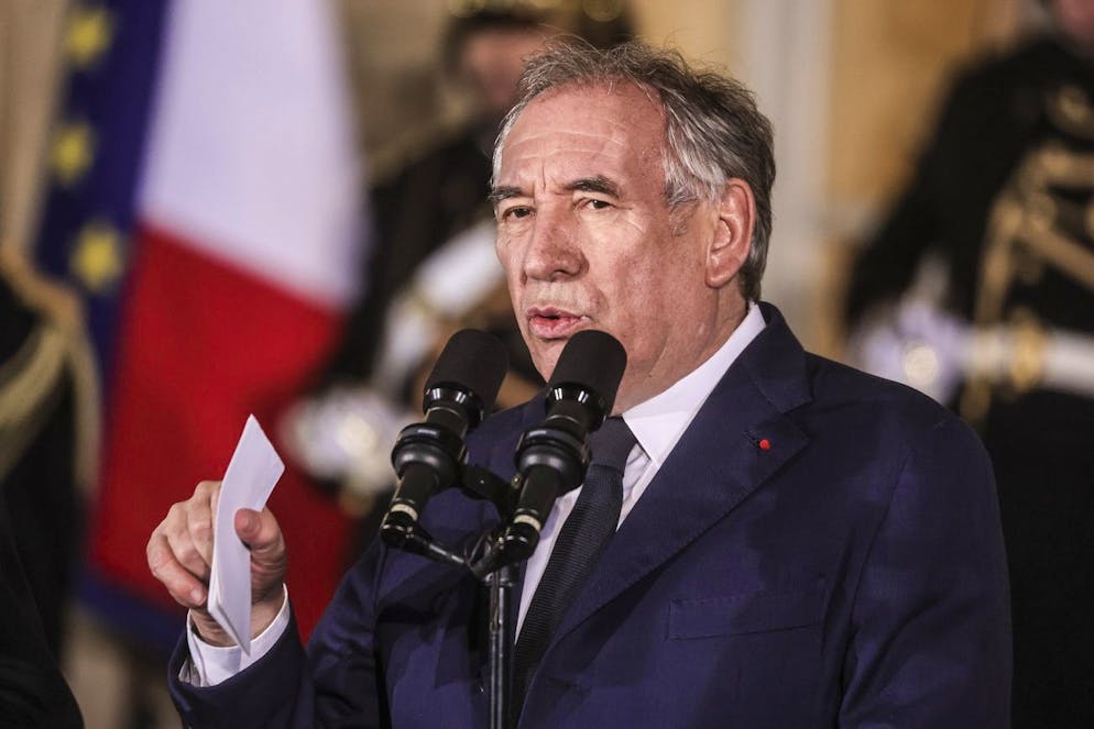Lors de la traditionnelle passation vendredi, François Bayrou a d'emblée évoqué le sujet du déficit et de la dette, «une question qui pose un problème moral» et «pas un problème financier seulement» (archives).