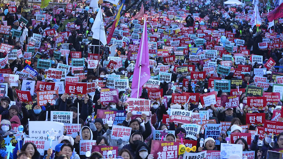 Corea del Sud. Almeno in 200 mila a Seul per proteste contro Yoon