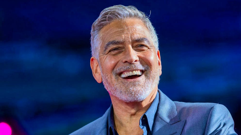 Ecco diverse star che convivono con malattie croniche. La star di Hollywood George Clooney (63 anni) ha subito una lesione al cranio durante le riprese di «Syriana» (2005), che ancora oggi gli causa dolore cronico.