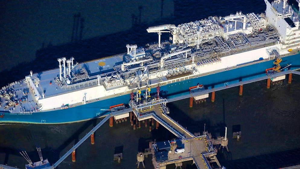 A storage vessel at the liquefied natural gas terminal in Wilhelmshaven (D). (archive picture)