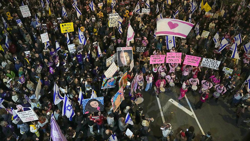 Des milliers de personnes se sont mobilisées samedi soir.