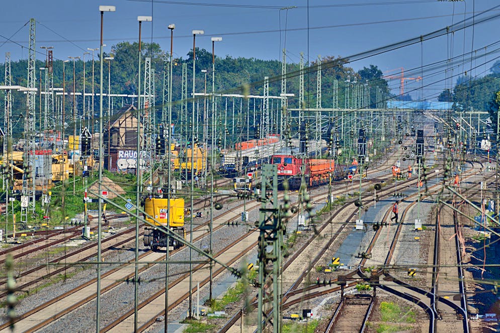 Wissing: Bahn nach erster Trassen-Sanierung zuverlässiger - Gallery. Die Strecke zwischen Mannheim und Frankfurt war ab dem 15.7. für 5 Monate gesperrt.