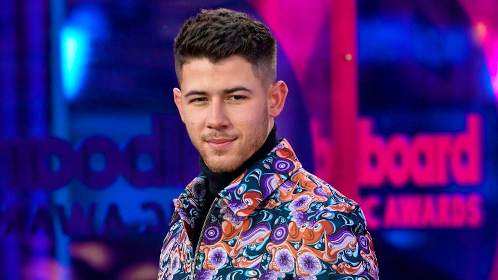 Ecco diverse star che convivono con malattie croniche. Nick Jonas (32 anni) parla apertamente del suo diabete e sa che chi ne è affetto di solito riesce a conviverci bene.