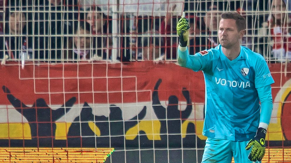 Appeal lodged. Scandal at Union game: Bochum goalie hit by object