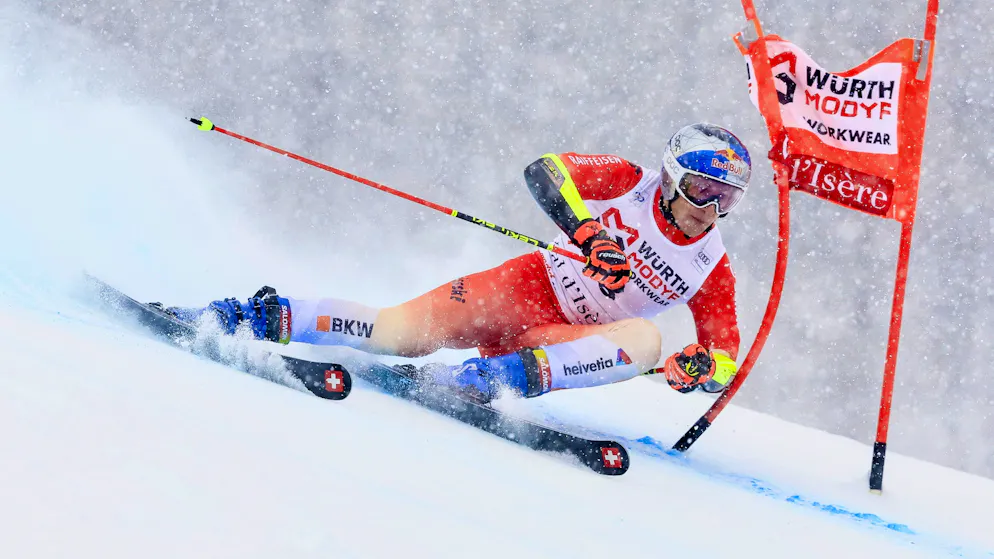 Marco Odermatt a pris les commandes du géant de Val d'Isère.