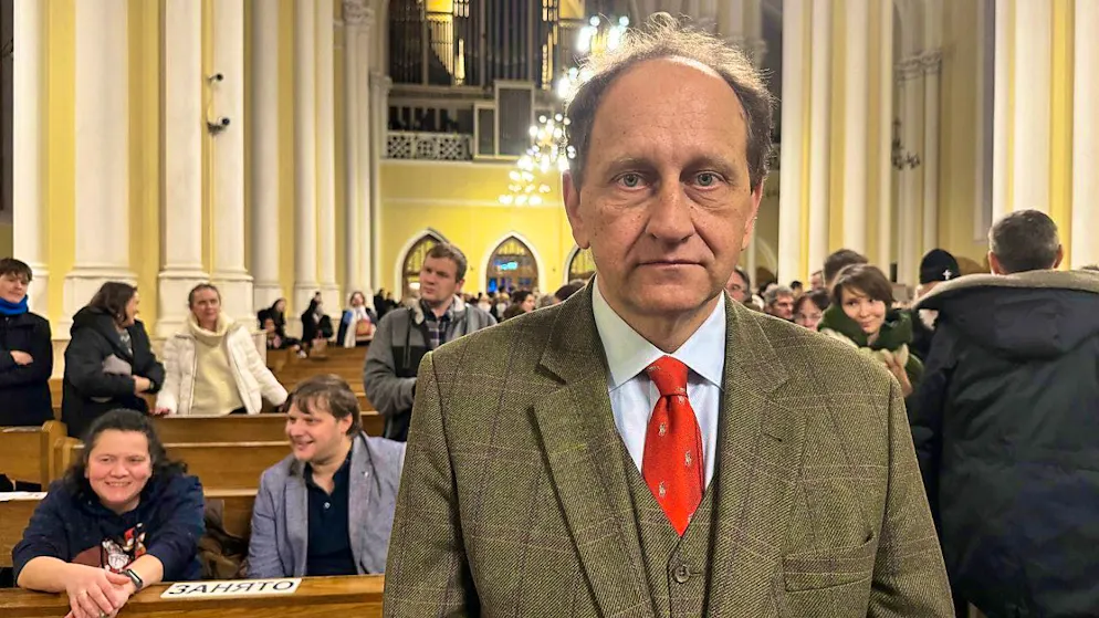 Alexander Graf Lambsdorff, Germany's ambassador in Moscow, stands at a Christmas concert in the Catholic Cathedral of the Immaculate Conception. Lambsdorff has called for peace against the backdrop of the Russian war of aggression. Photo: Andre Ballin/dpa